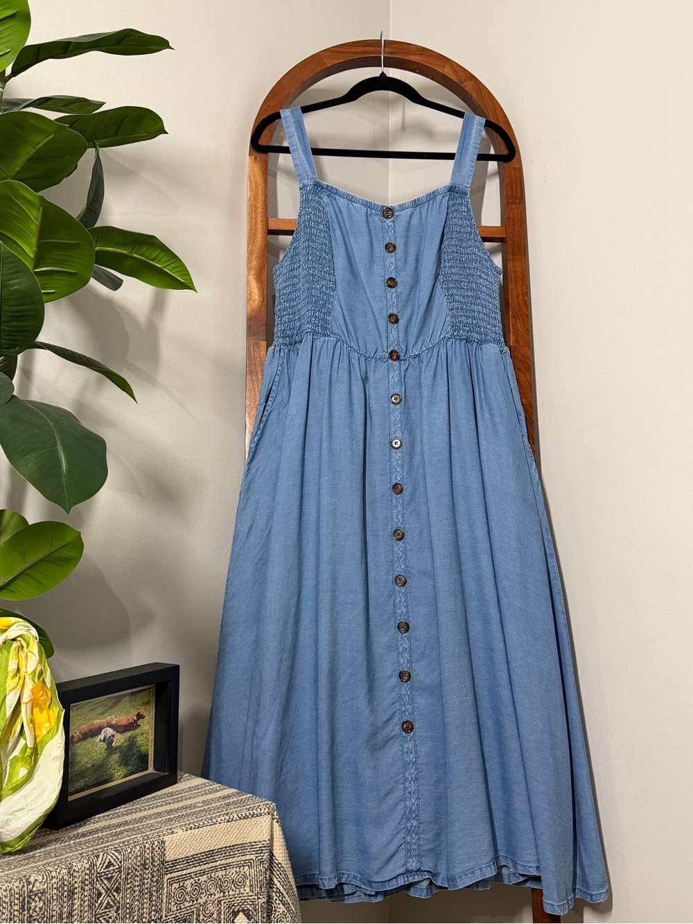 Torrid 4X Blue Chambray 100% Lyocell Sleeveless Smocked Midi Dress